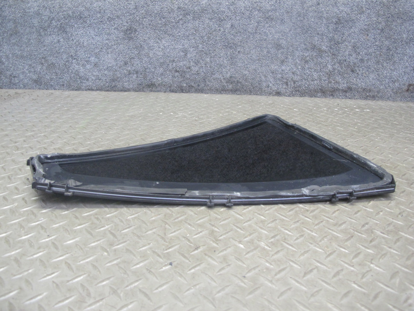 2007-2013 BMW E70 X5 Rear Left Door Corner Fixed Glass Window 7129735