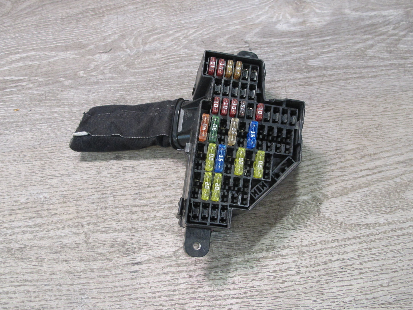 2008 VW Golf MK5 R32 VR6 Interior Fuse Relay Box Module OEM
