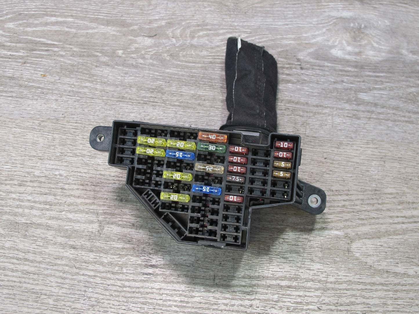 2008 VW Golf MK5 R32 VR6 Interior Fuse Relay Box Module OEM