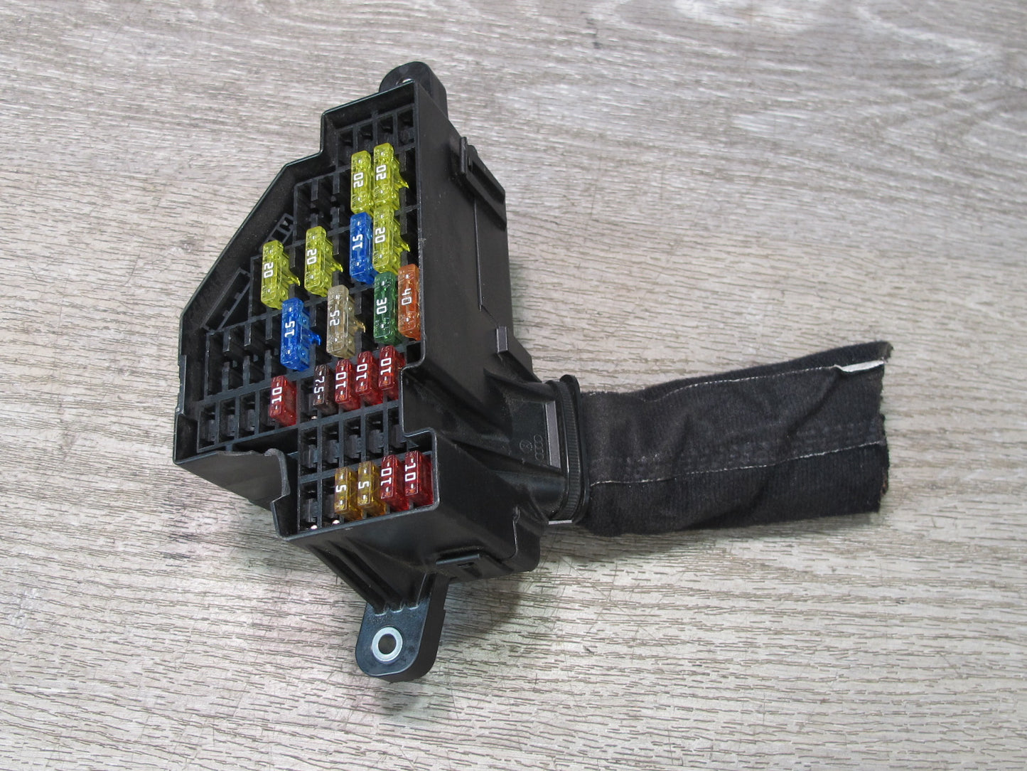 2008 VW Golf MK5 R32 VR6 Interior Fuse Relay Box Module OEM