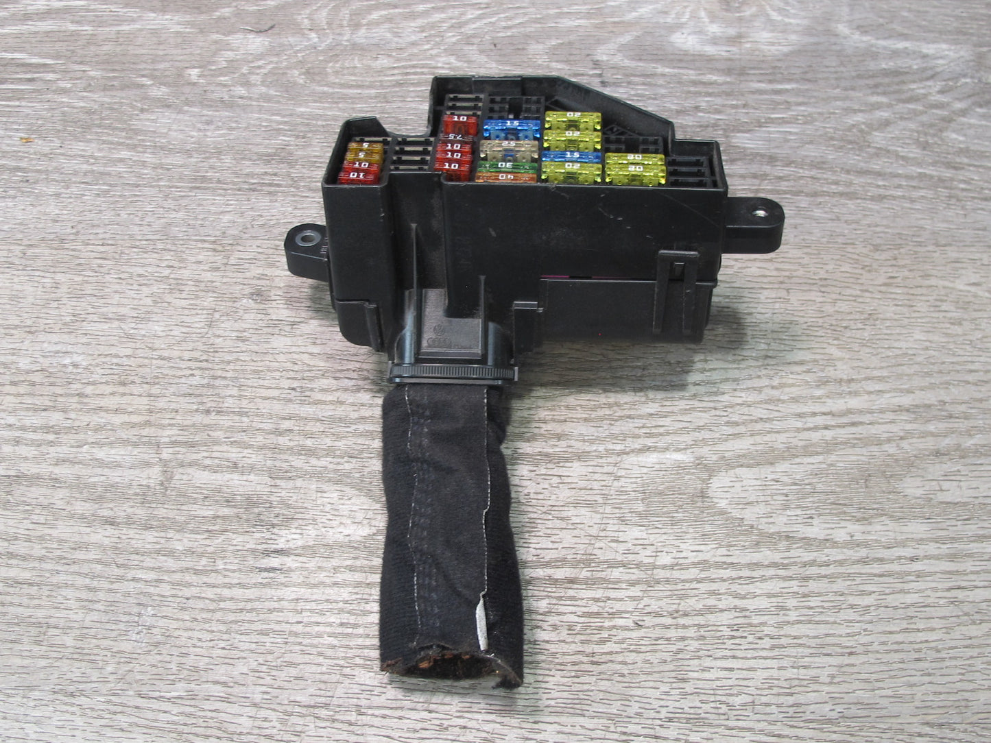 2008 VW Golf MK5 R32 VR6 Interior Fuse Relay Box Module OEM
