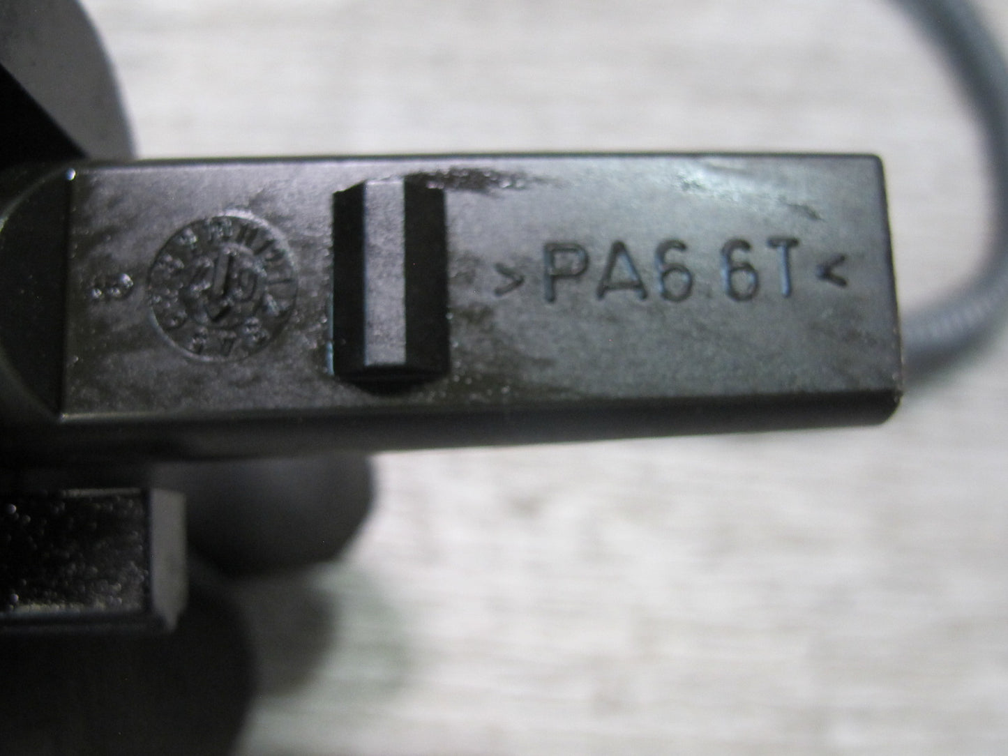 02-15 VW Golf MK5 R32 Passat EOS Rabbit Jetta Engine Oil Level Sensor OEM