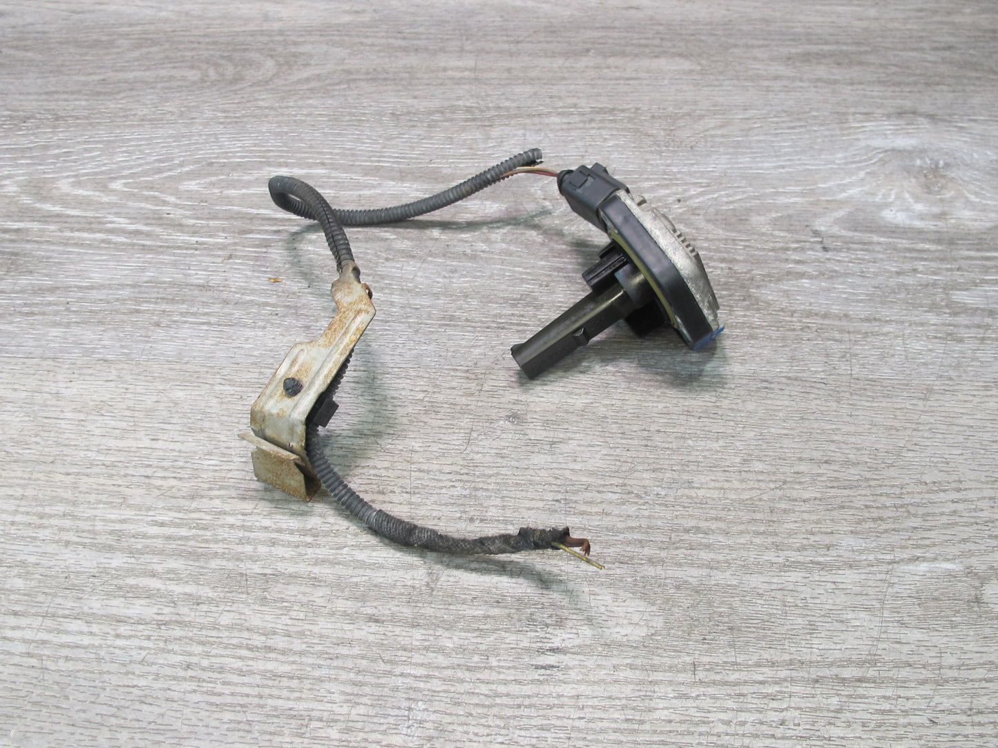 02-15 VW Golf MK5 R32 Passat EOS Rabbit Jetta Engine Oil Level Sensor OEM