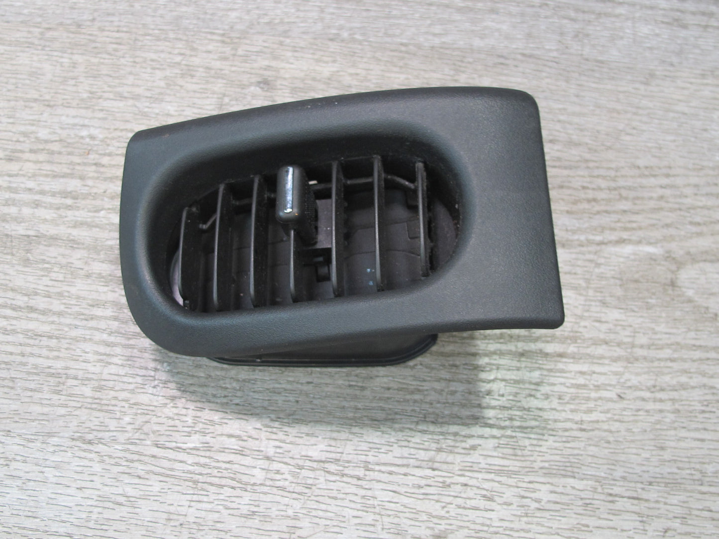 05-13 Chevrolet Corvette C6 Dash Front Right Air Vent Grille 10323198 OEM