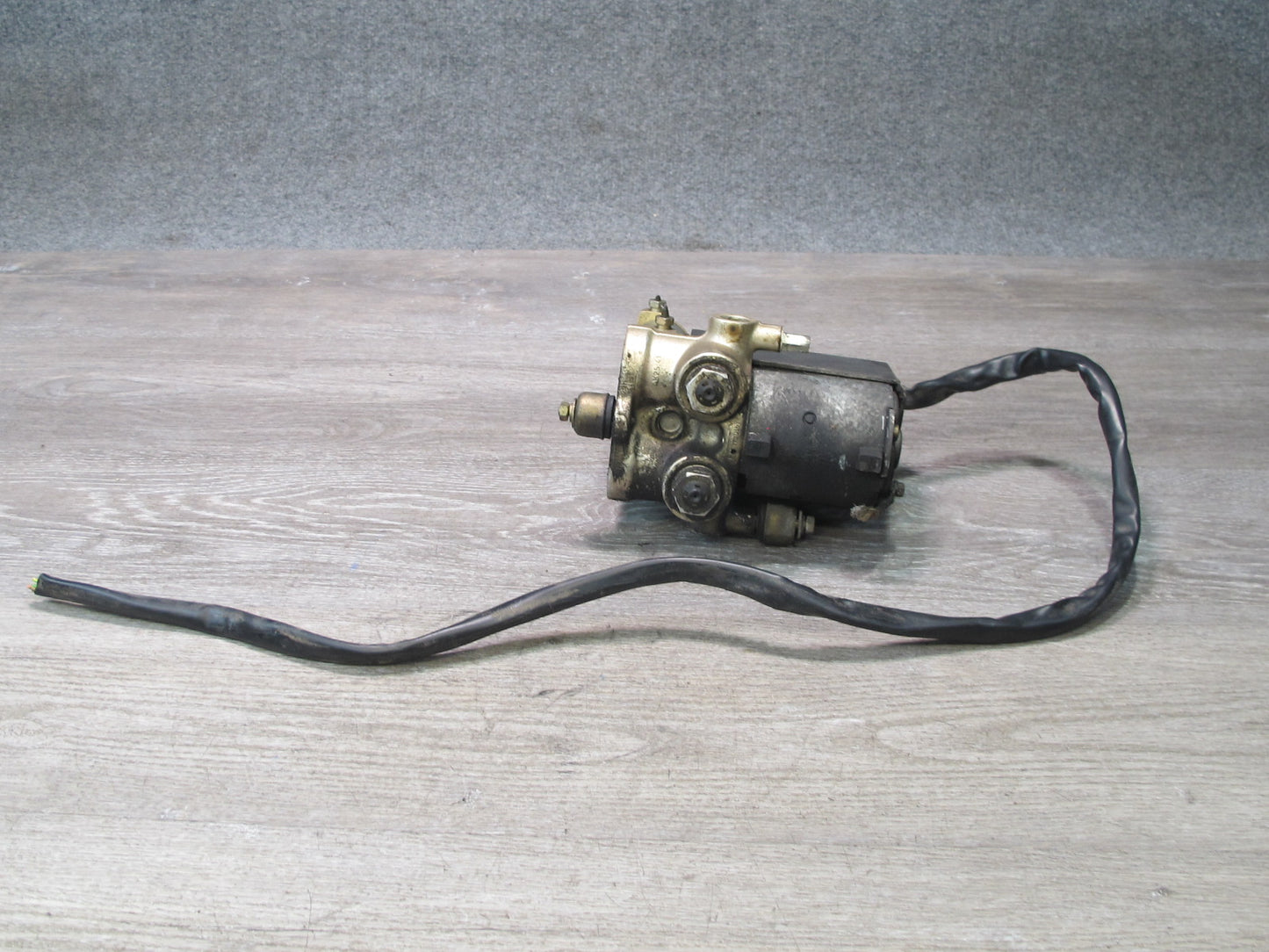 86-89 Mercedes R107 560SL Anti Lock Brake ABS Pump Module Unit 0265200026 OEM