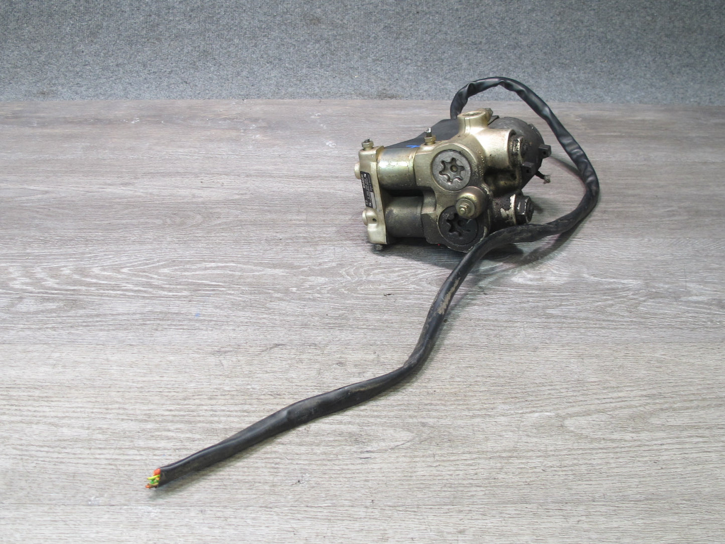 86-89 Mercedes R107 560SL Anti Lock Brake ABS Pump Module Unit 0265200026 OEM