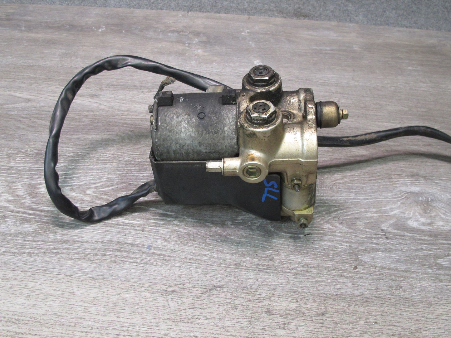 86-89 Mercedes R107 560SL Anti Lock Brake ABS Pump Module Unit 0265200026 OEM