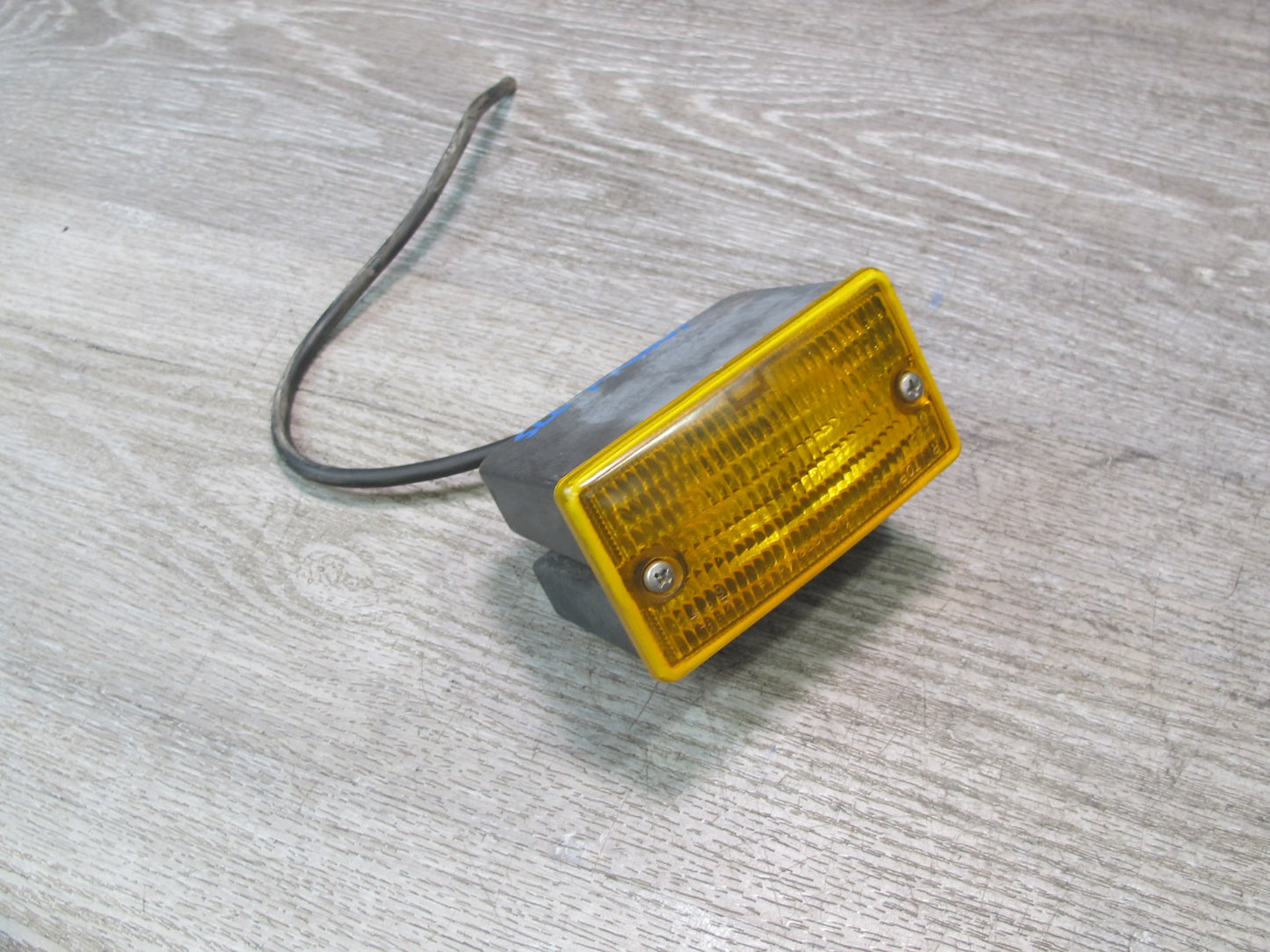 73-89 Mercedes R107 Set of 2 Front Bumper Left & Right Turn Signal Light OEM