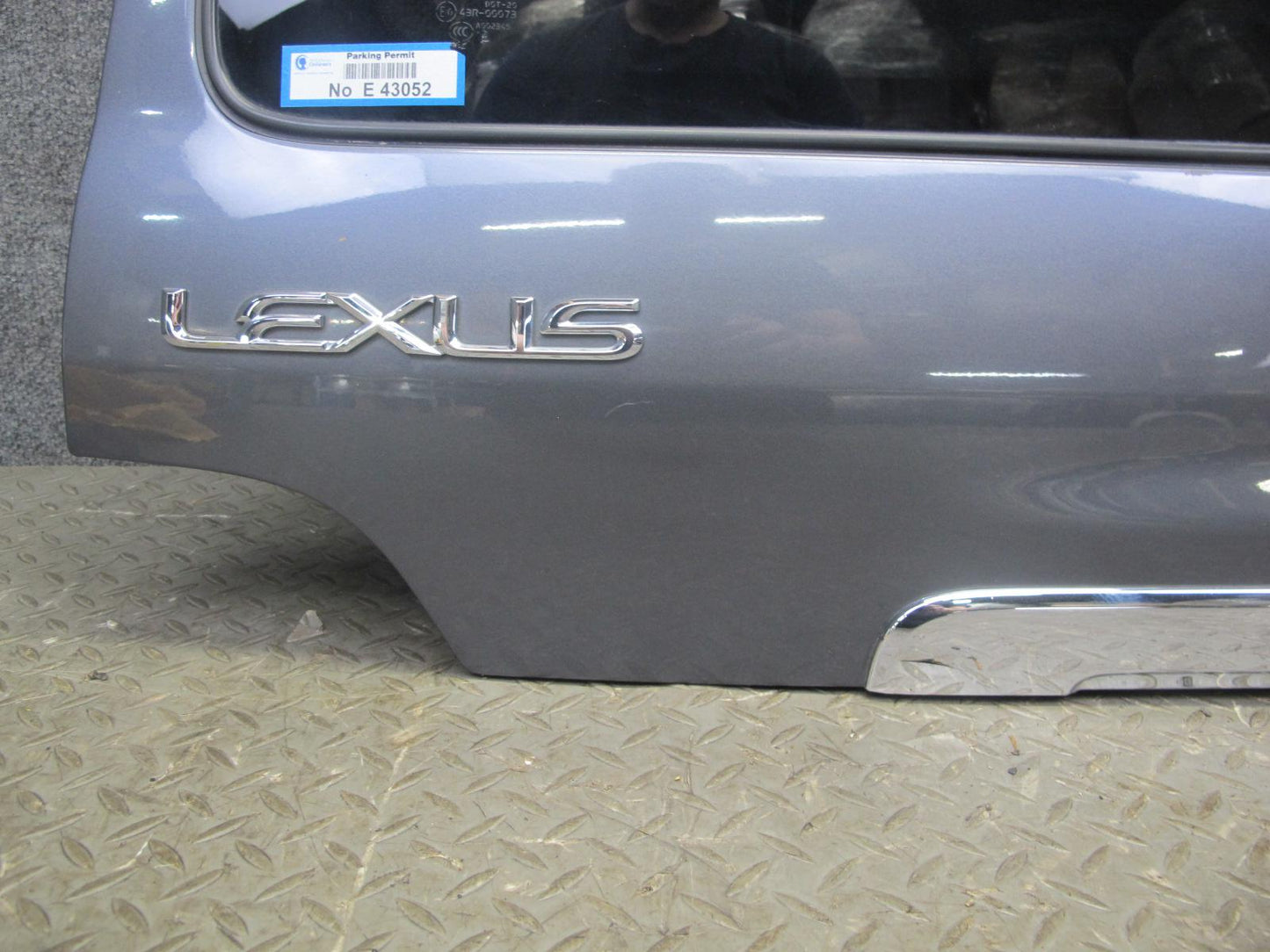 2004-2007 Lexus UZJ100L LX470 Rear Trunk Lid Liftgate Tailgate w Glass & Spoiler