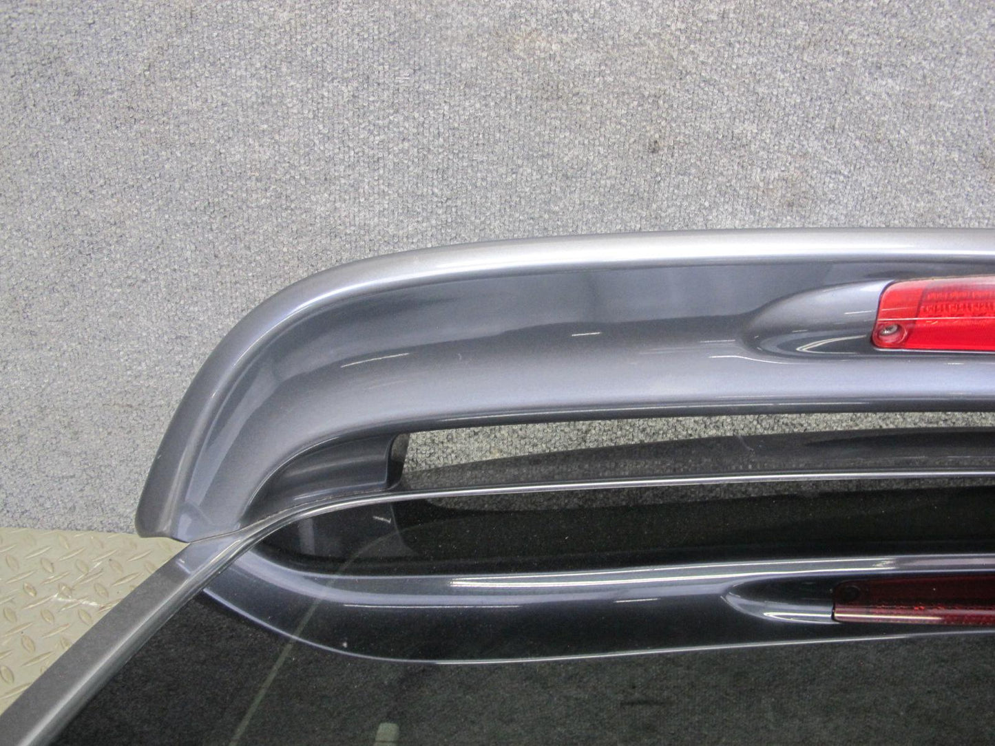 2004-2007 Lexus UZJ100L LX470 Rear Trunk Lid Liftgate Tailgate w Glass & Spoiler