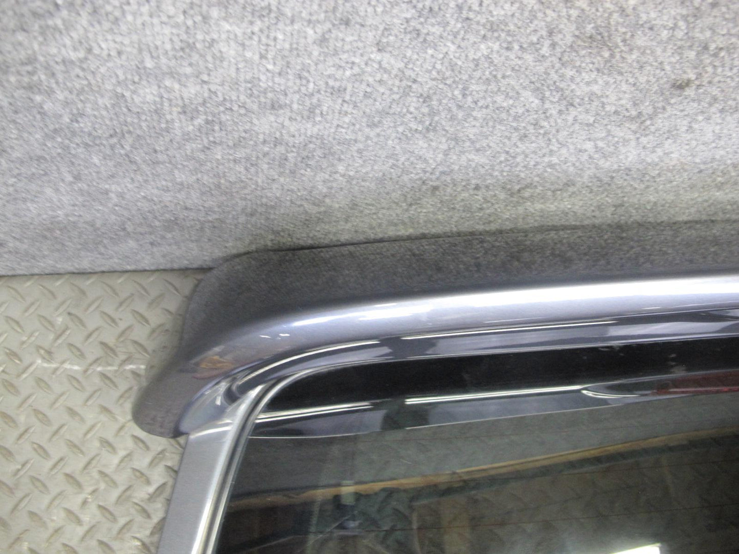 2004-2007 Lexus UZJ100L LX470 Rear Trunk Lid Liftgate Tailgate w Glass & Spoiler