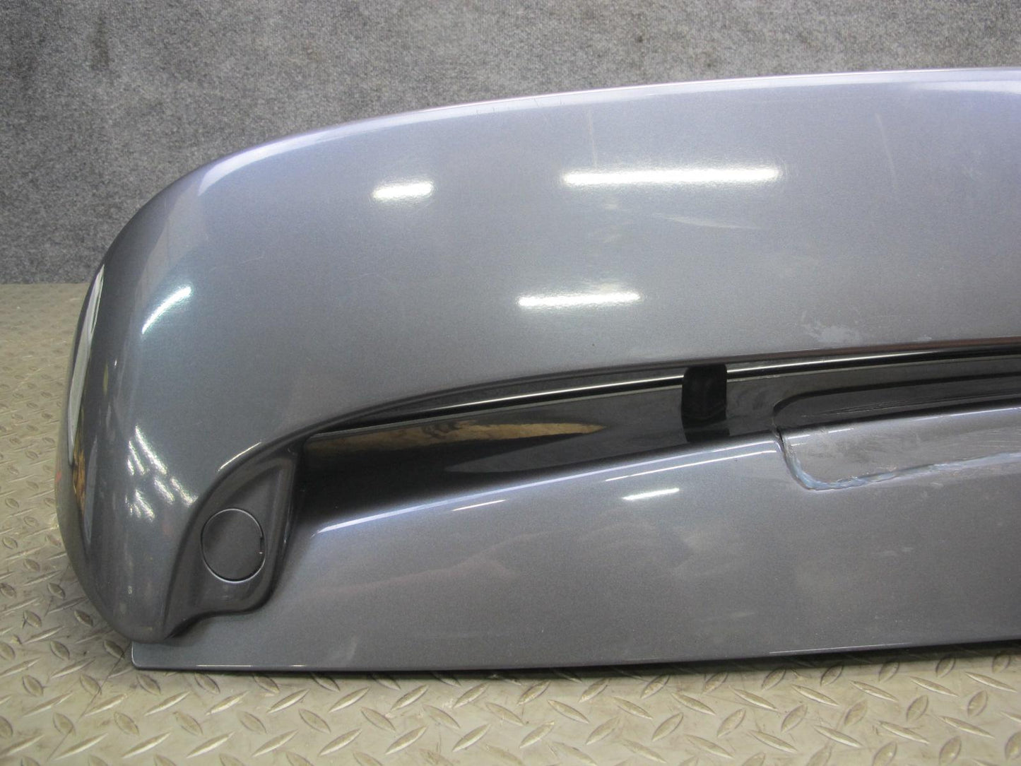 2004-2007 Lexus UZJ100L LX470 Rear Trunk Lid Liftgate Tailgate w Glass & Spoiler