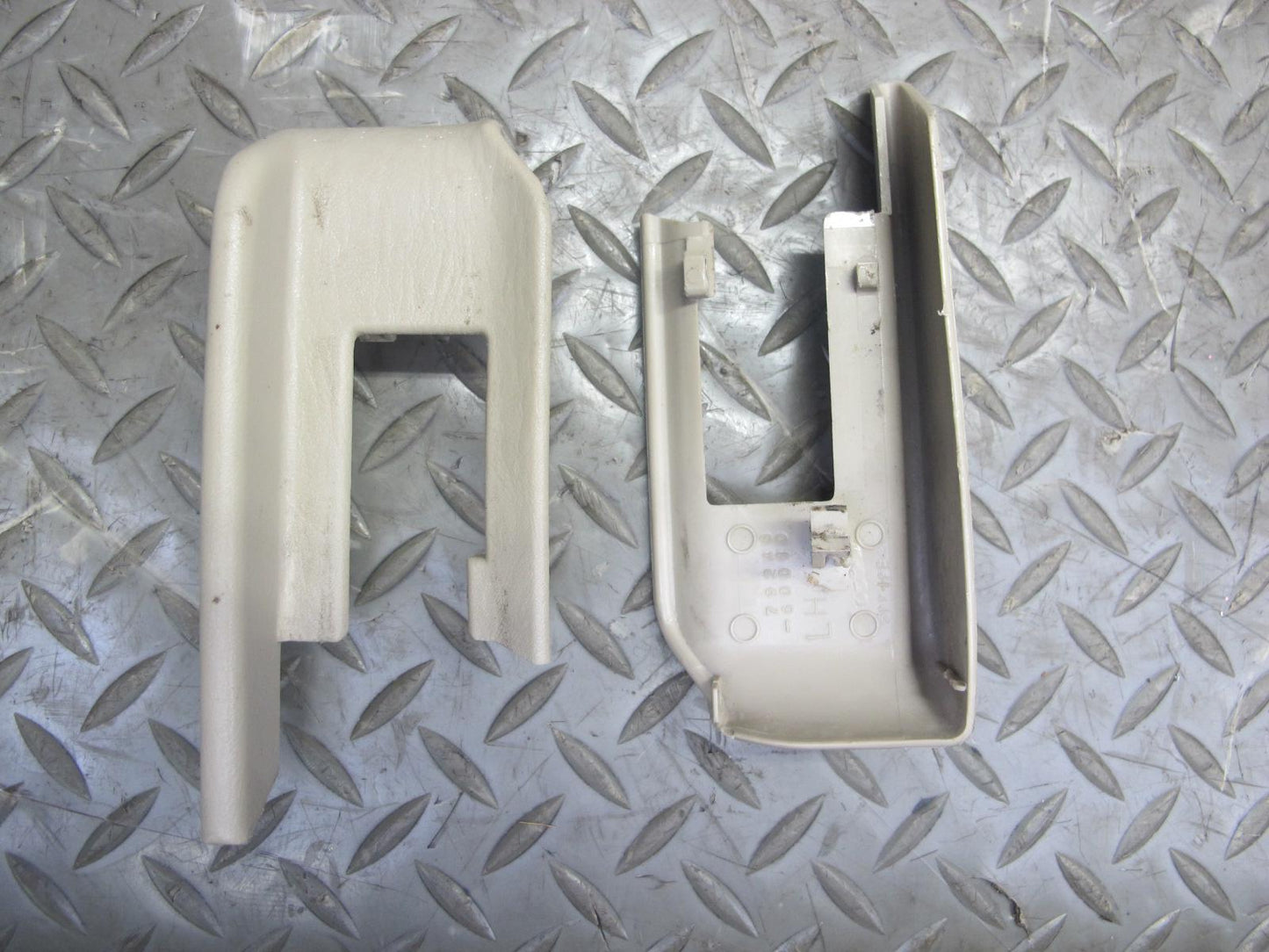 2004-2005 Lexus LX470 Rear Third 3RD ROW Left Right Leather Ivory Seat Set of 2