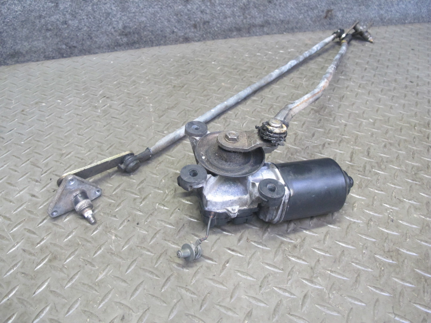86-92 Toyota Supra MA70L Front Wiper Transmission Linkage w Motor OEM
