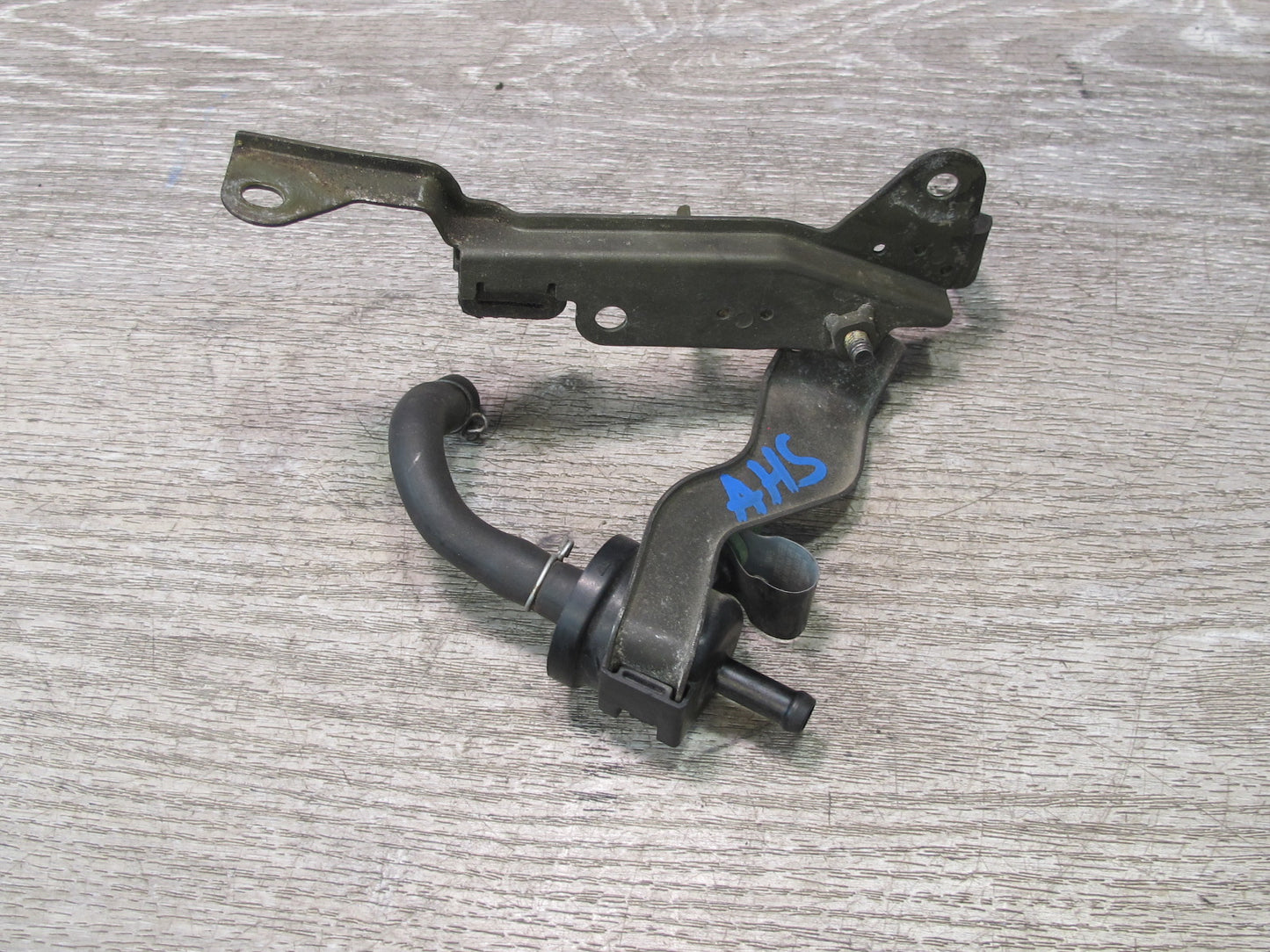 00-05 Honda S2000 Fuel Purge Valve w Bracket OEM