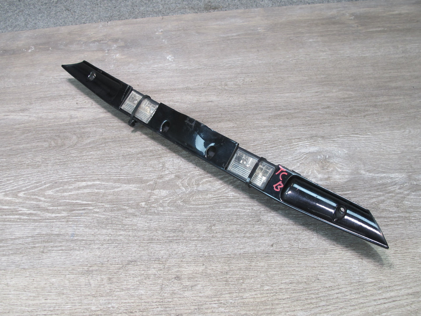 93-99 BMW E36 Trunk Lid Finisher Trim Molding Grip w License Plate Light OEM