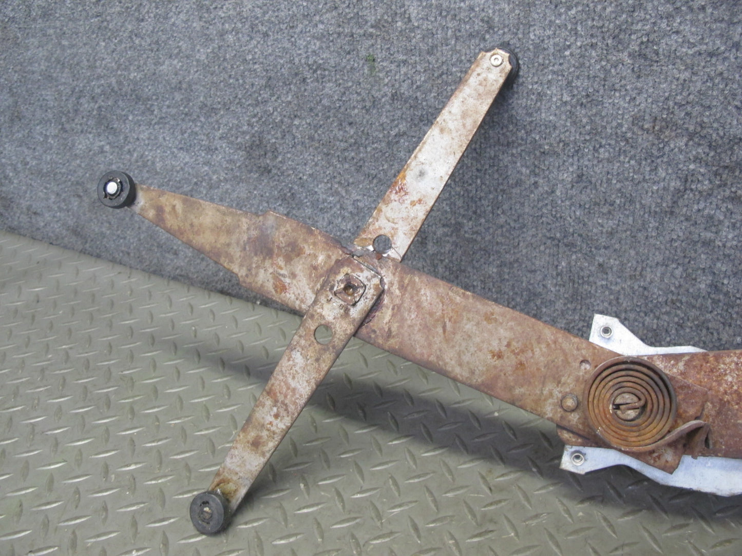 95-02 Pontiac Firebird Right Passenger Door Window Regulator w Motor OEM