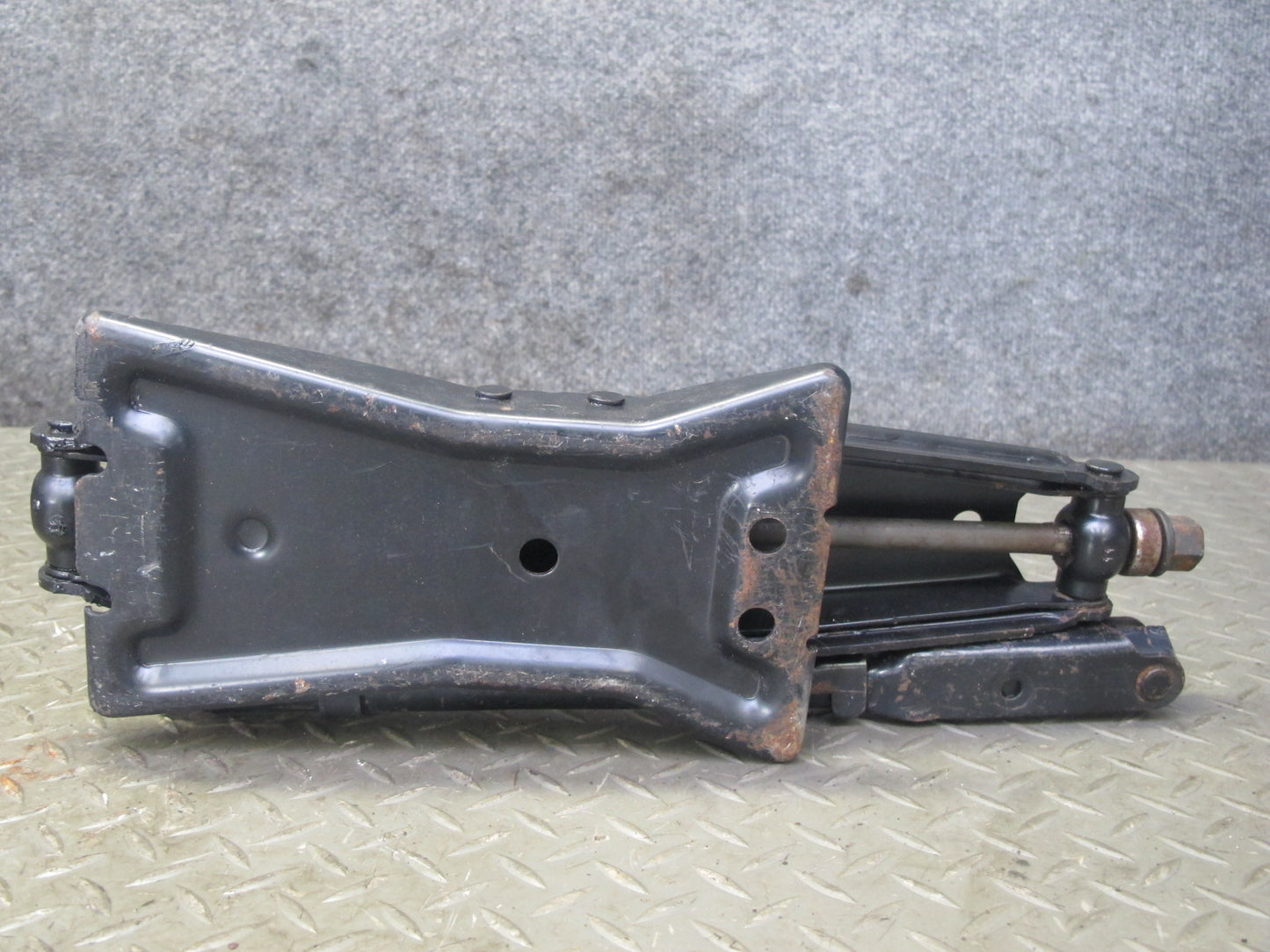 95-02 Pontiac Firebird Camaro Spare Tire Lift Jack w LUG Wrench OEM