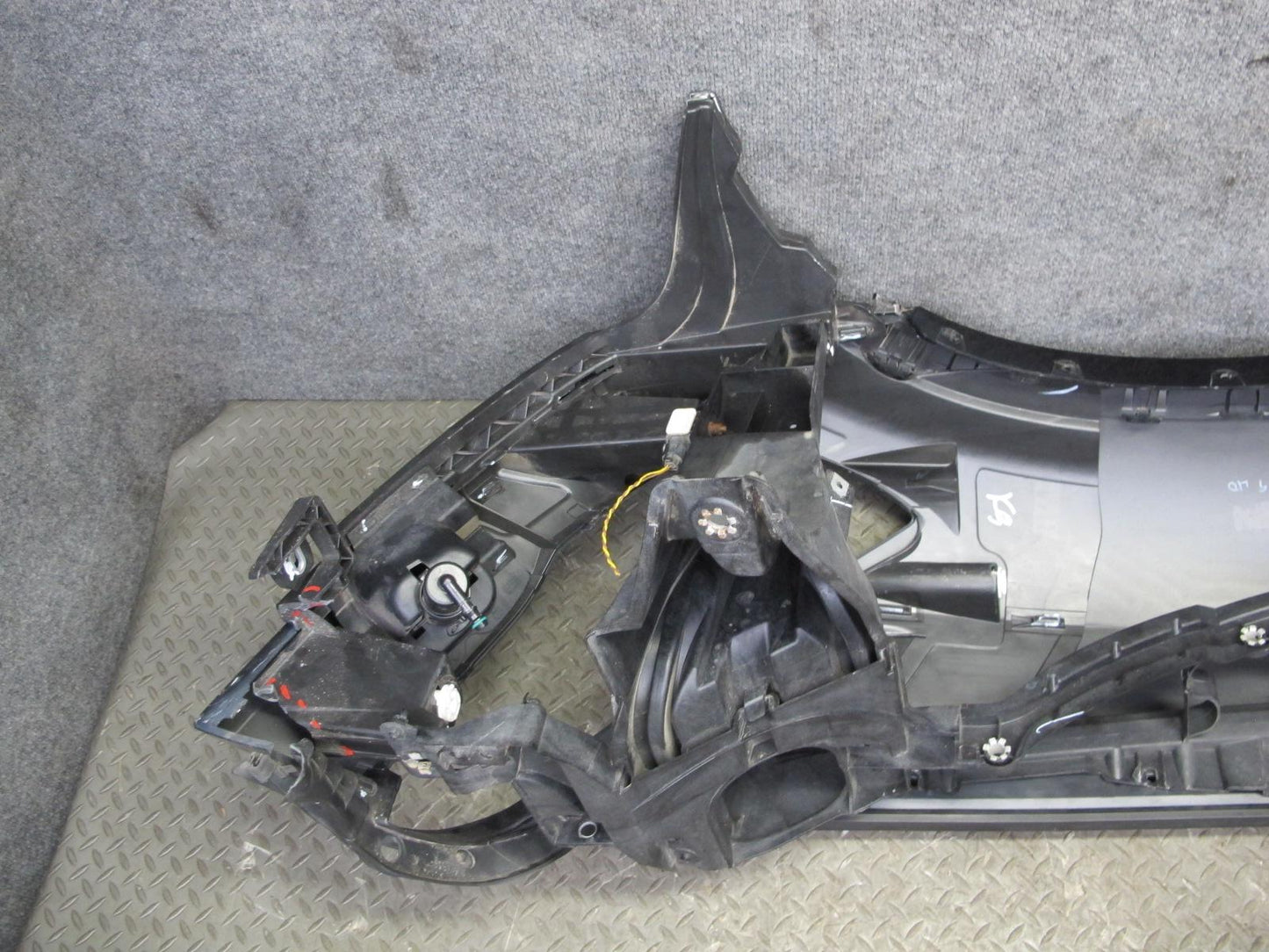 2011-2013 BMW E70 X5M Front Left Fender Shell Panel Cover