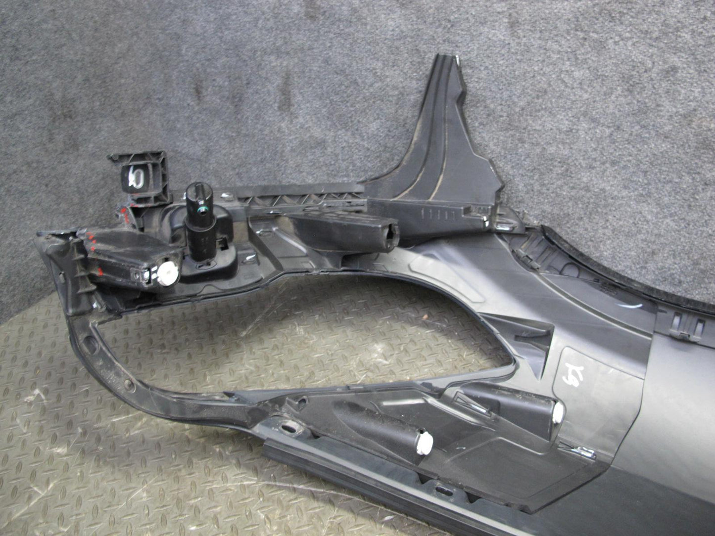 2011-2013 BMW E70 X5M Front Left Fender Shell Panel Cover