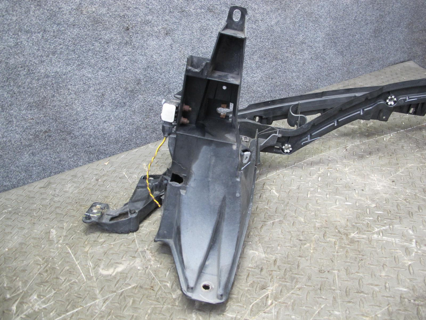 2011-2013 BMW E70 X5M Front Left Fender Shell Panel Cover