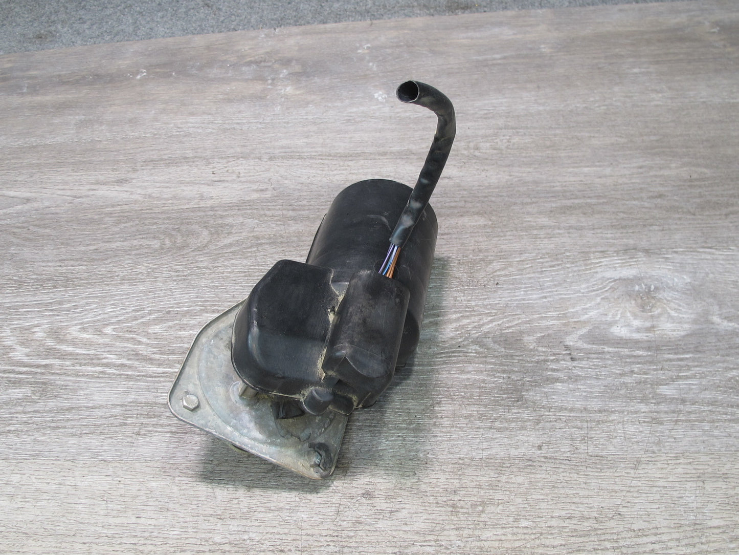 73-89 Mercedes R107 Sl-class Windshield Wiper Motor Assembly OEM