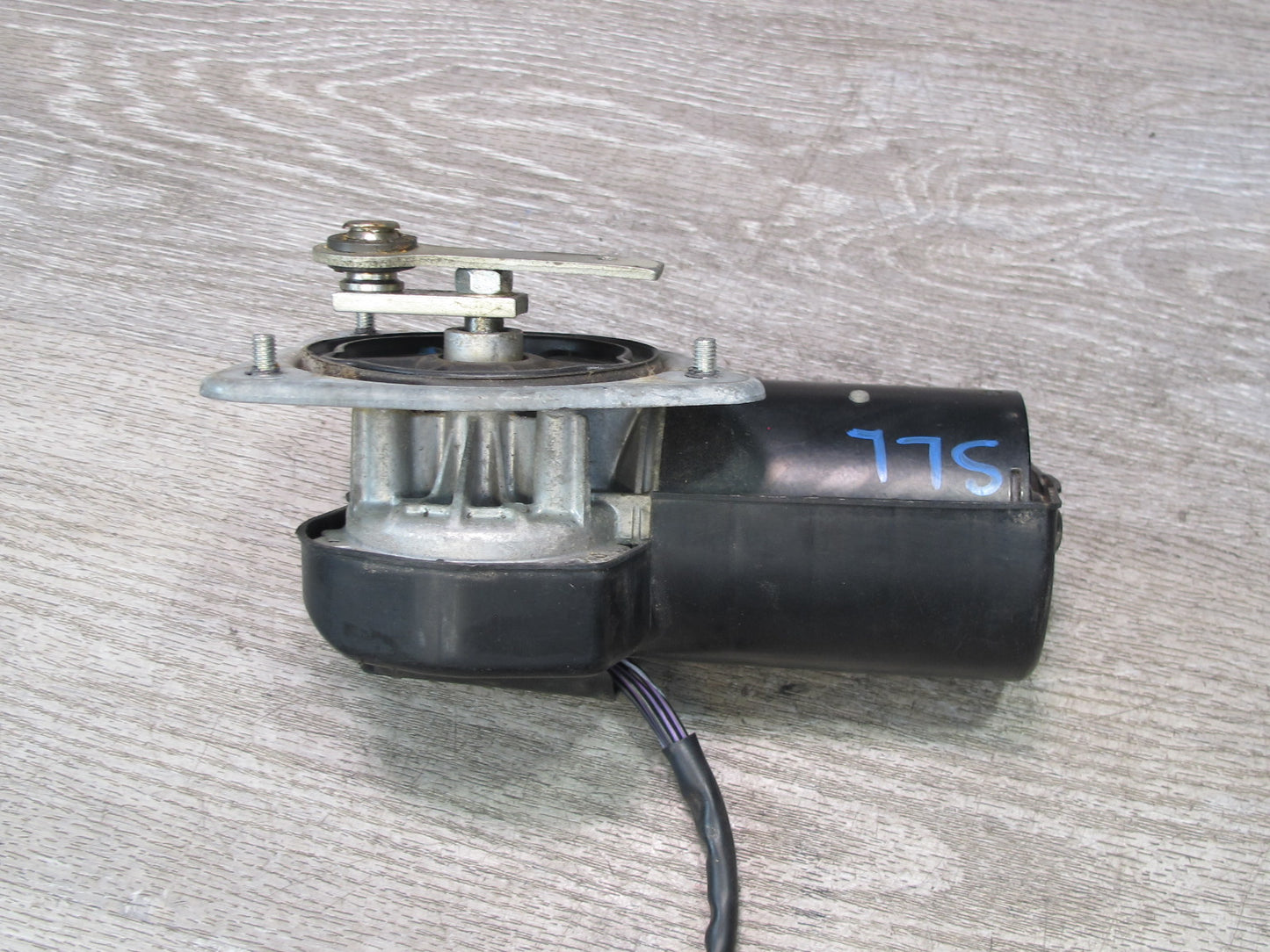 73-89 Mercedes R107 Sl-class Windshield Wiper Motor Assembly OEM