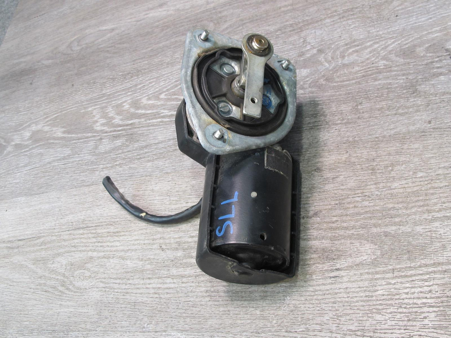 73-89 Mercedes R107 Sl-class Windshield Wiper Motor Assembly OEM