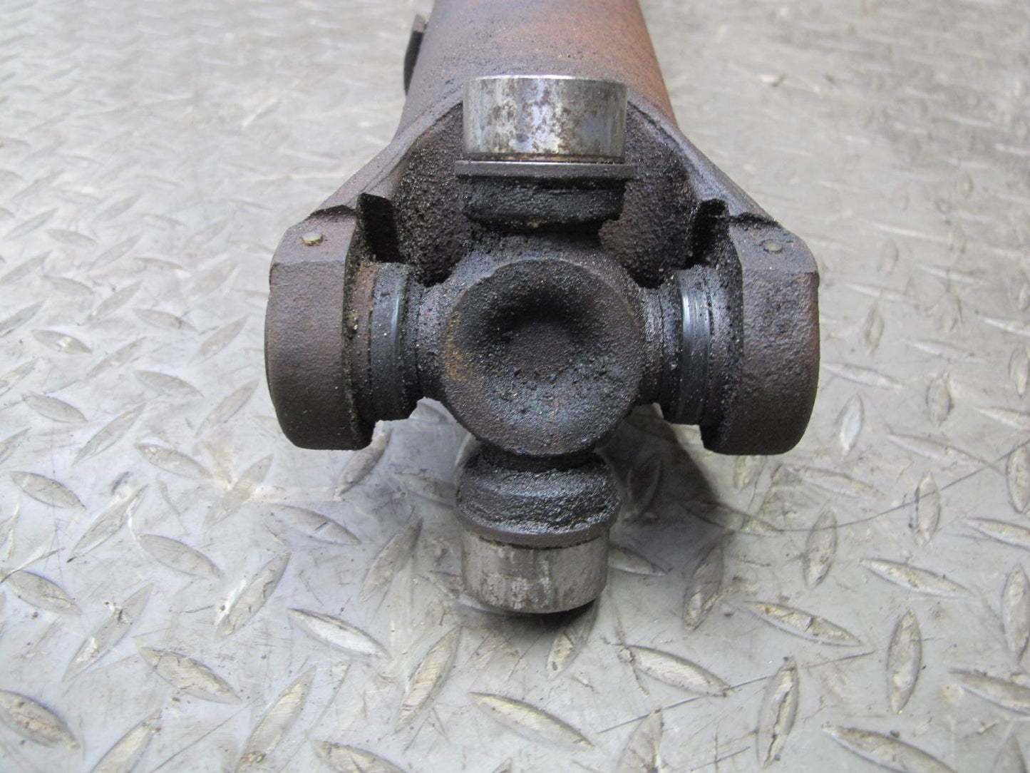 98-99 Pontiac Firebird Camaro LS1 5.7L A/T Rear Drive Shaft Driveshaft OEM