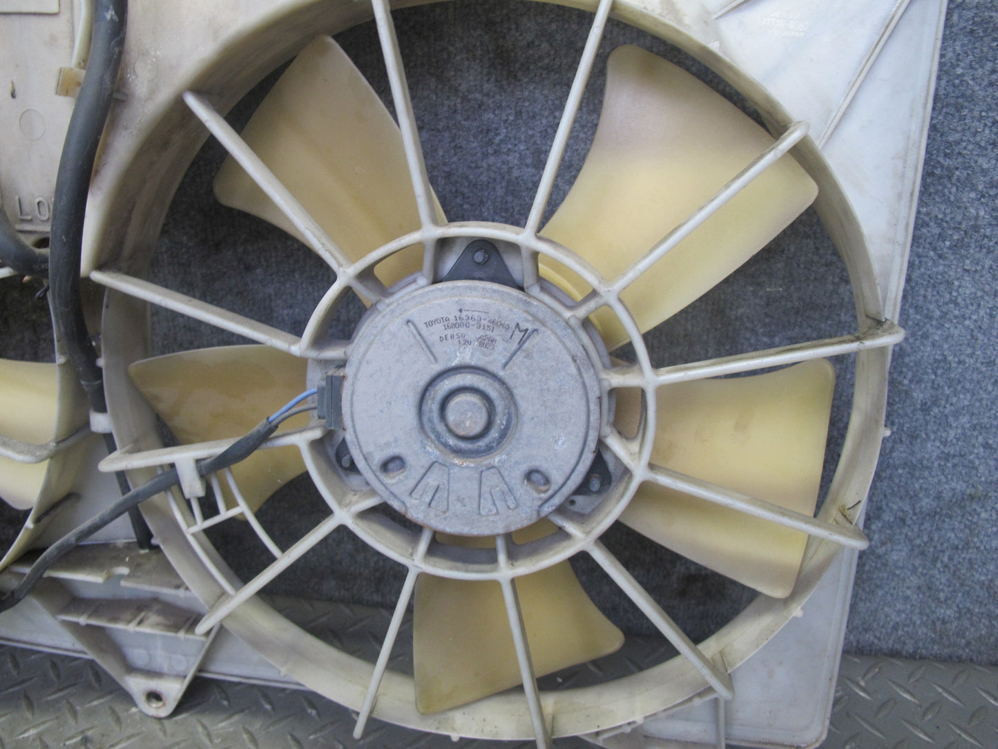 98-05 Lexus GS400 GS300 Engine Radiator Cooling Dual Fan Motor w Shroud OEM