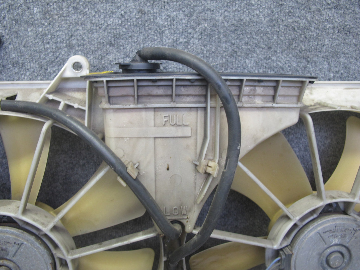 98-05 Lexus GS400 GS300 Engine Radiator Cooling Dual Fan Motor w Shroud OEM