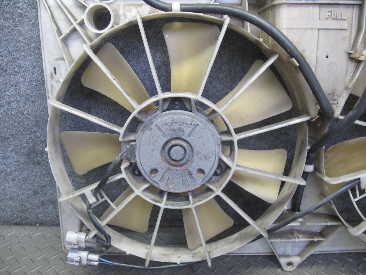 98-05 Lexus GS400 GS300 Engine Radiator Cooling Dual Fan Motor w Shroud OEM