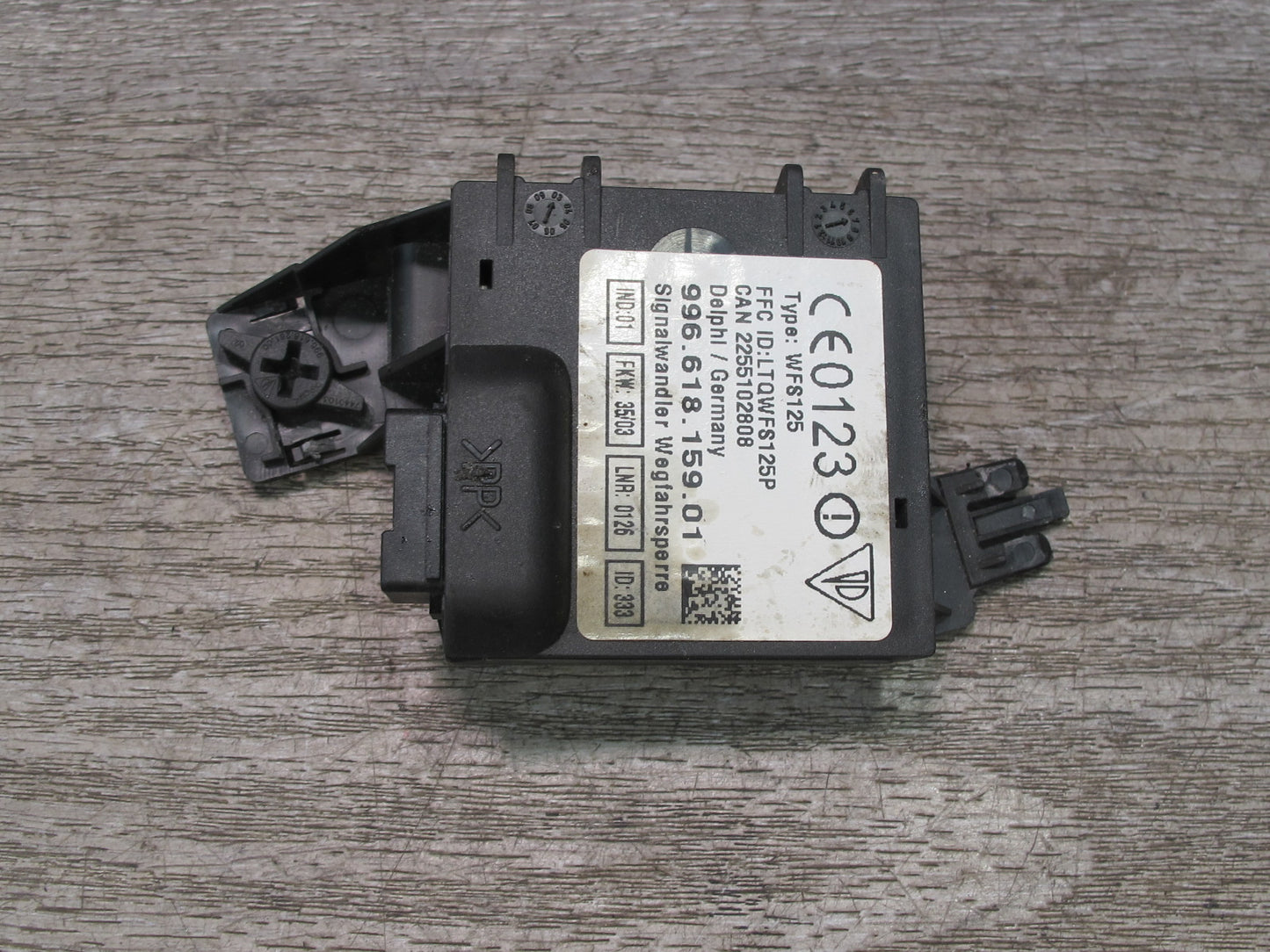 2000-2004 Porsche Boxster 986 Ignition Receiver Module Impedance Converter