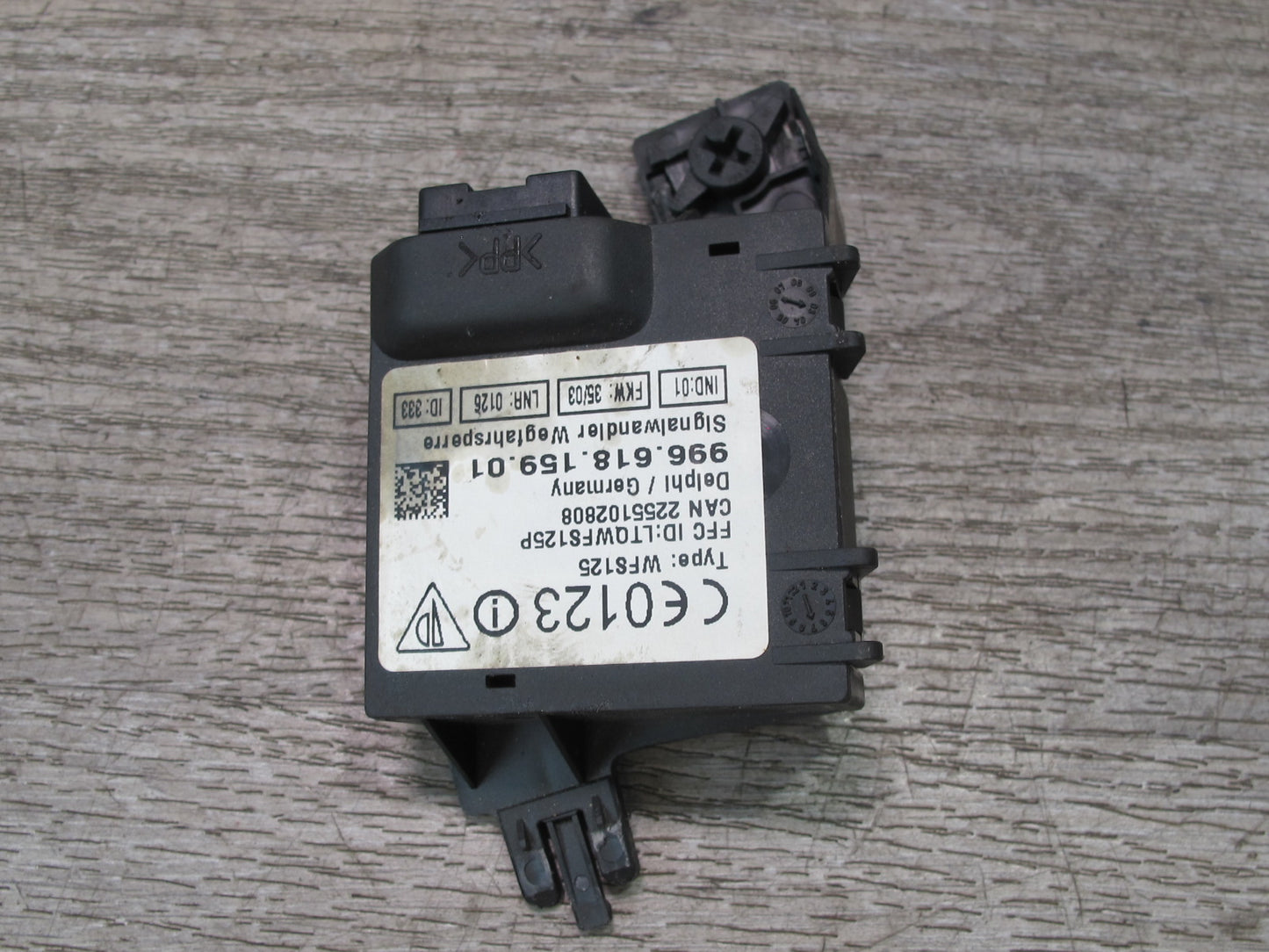 2000-2004 Porsche Boxster 986 Ignition Receiver Module Impedance Converter