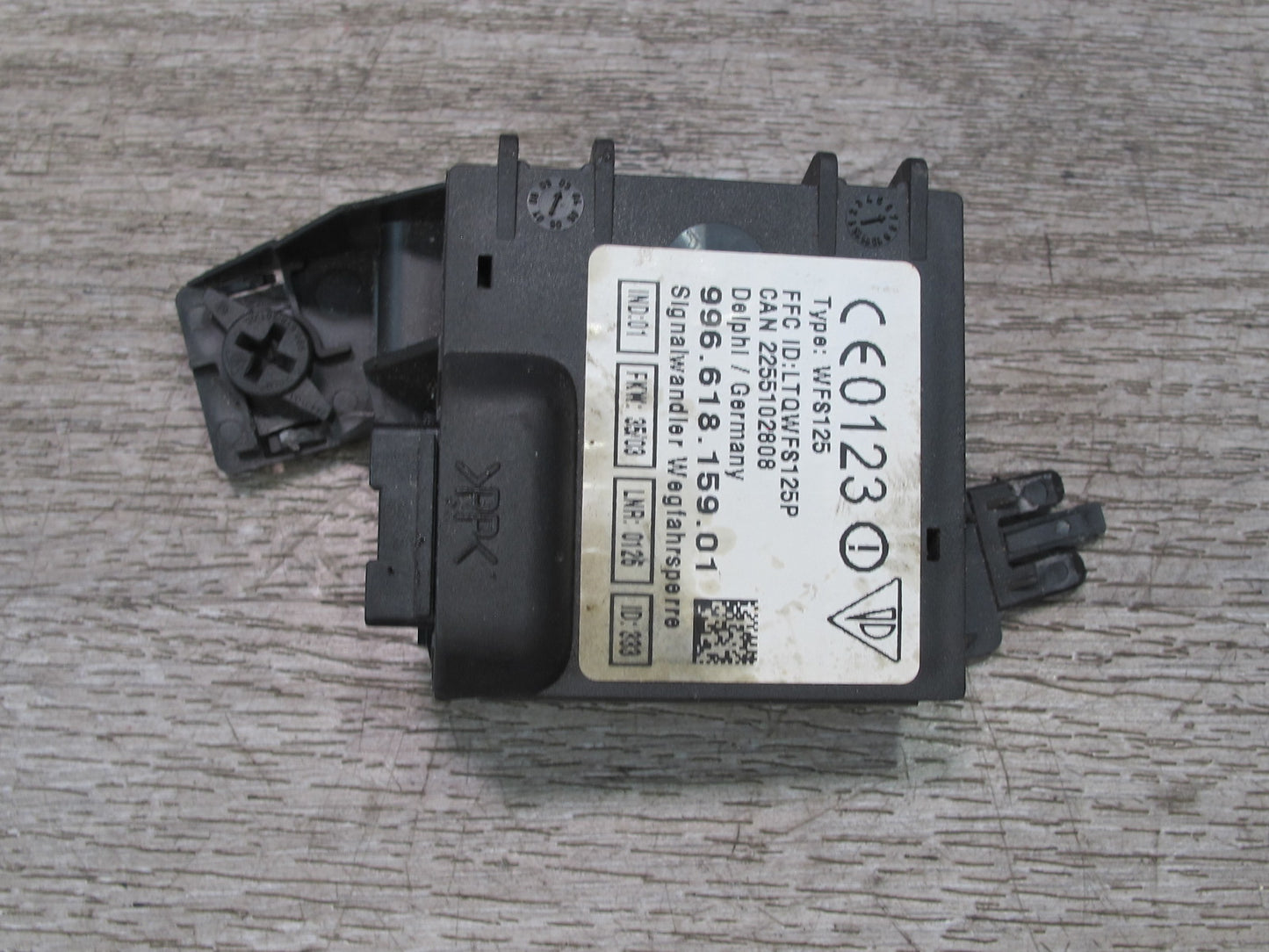 2000-2004 Porsche Boxster 986 Ignition Receiver Module Impedance Converter