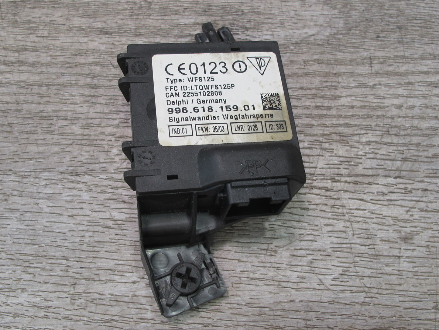 2000-2004 Porsche Boxster 986 Ignition Receiver Module Impedance Converter