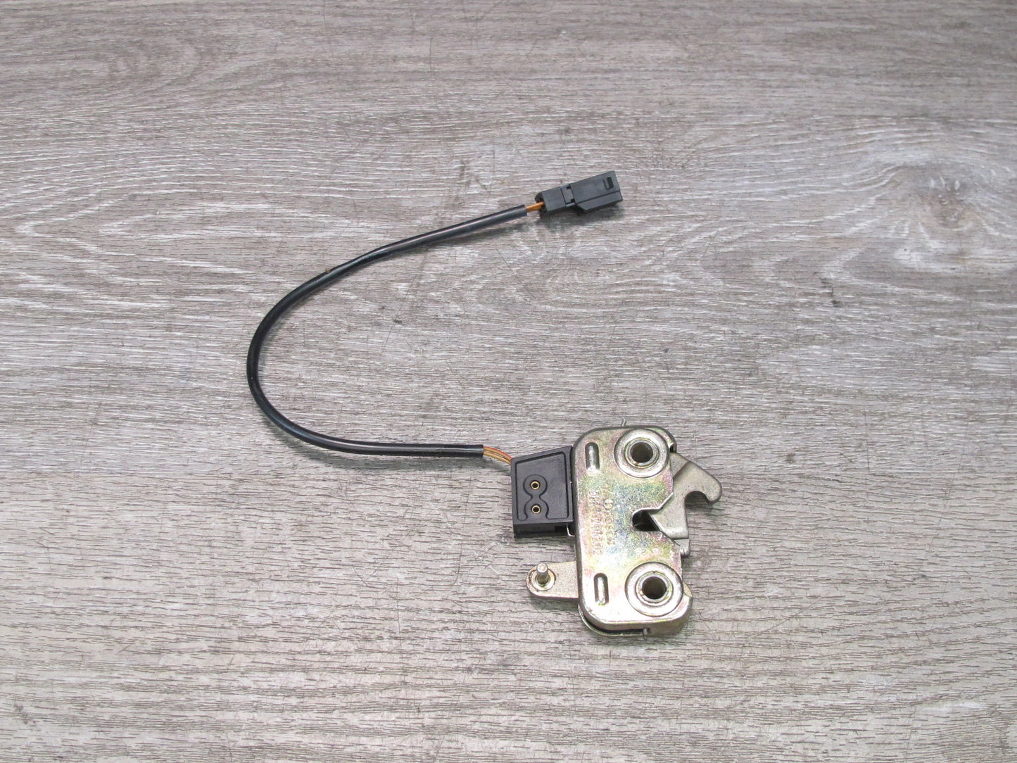 1997-2004 Porsche Boxster 986 Rear Trunk Lid Lock Latch 98651205302