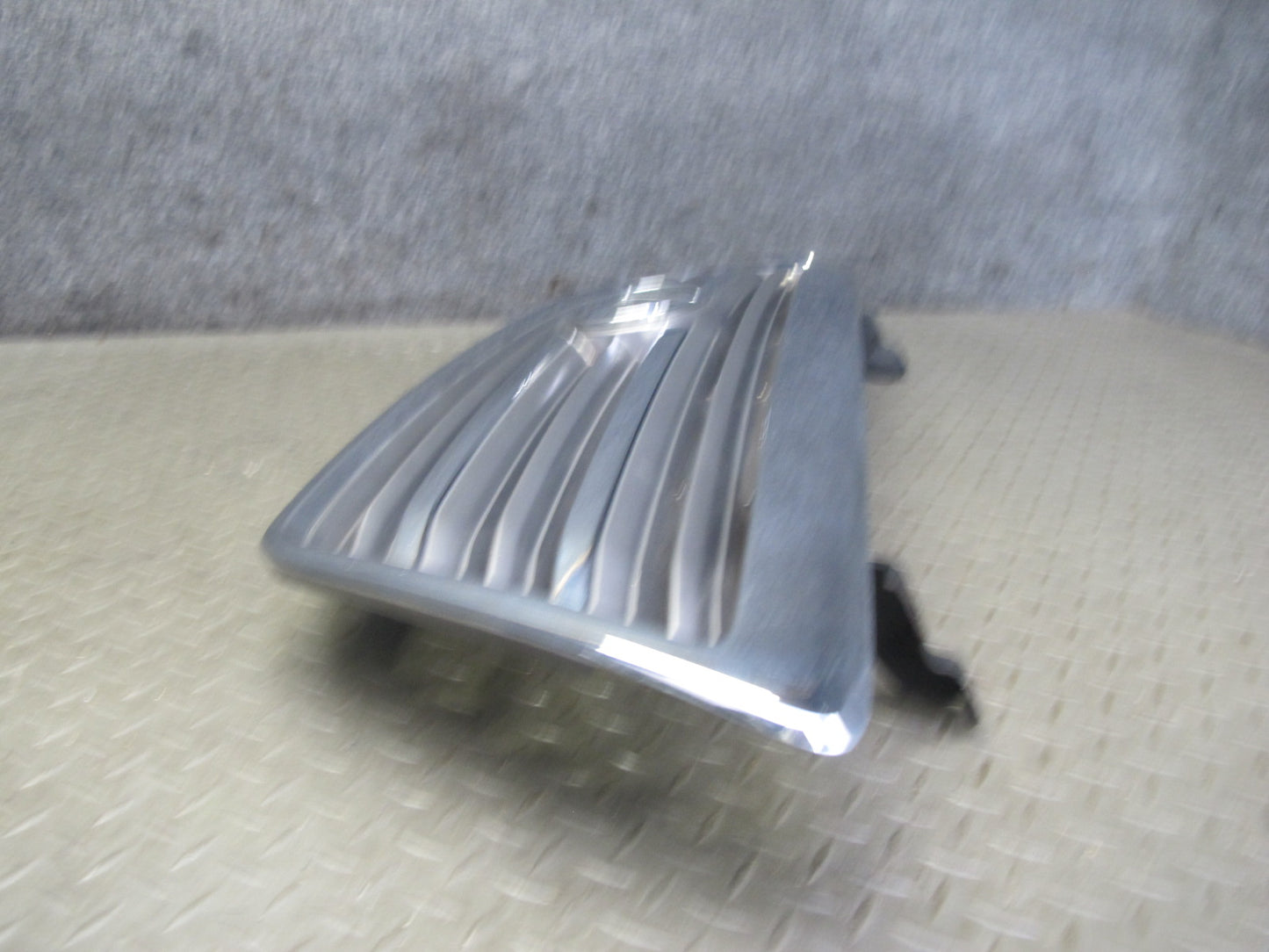 2003-2005 Lexus UZJ100L LX470 Front Hood Chrome Grille w Emblem