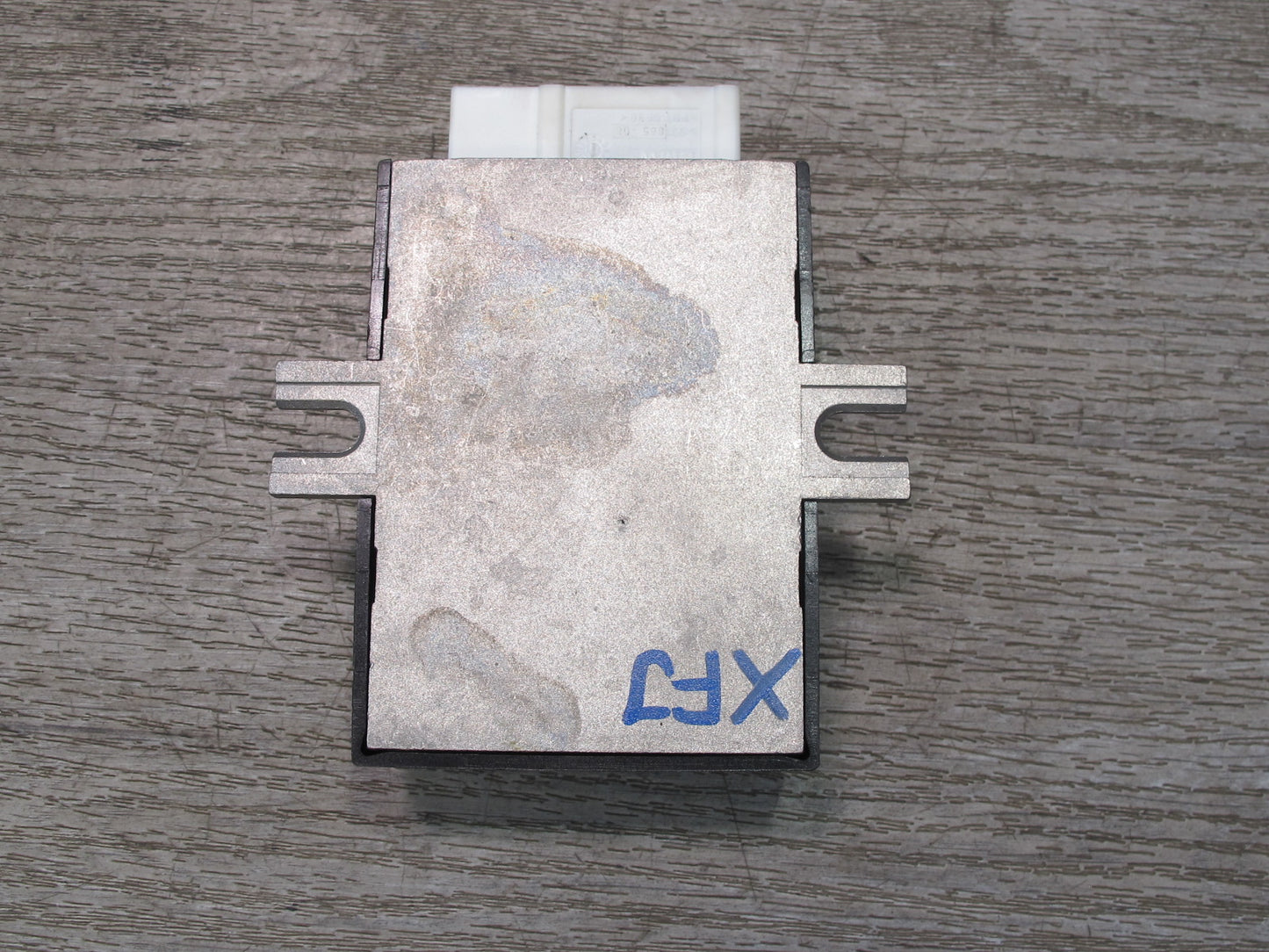 2010-2013 BMW E70 E71 X5M X6M Fuel Pump Control Module 7229174