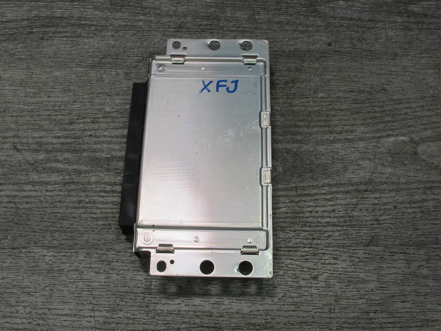 2010-2013 BMW E70 E71 X5M X6M Rear Differential Lock Control Module 7595847
