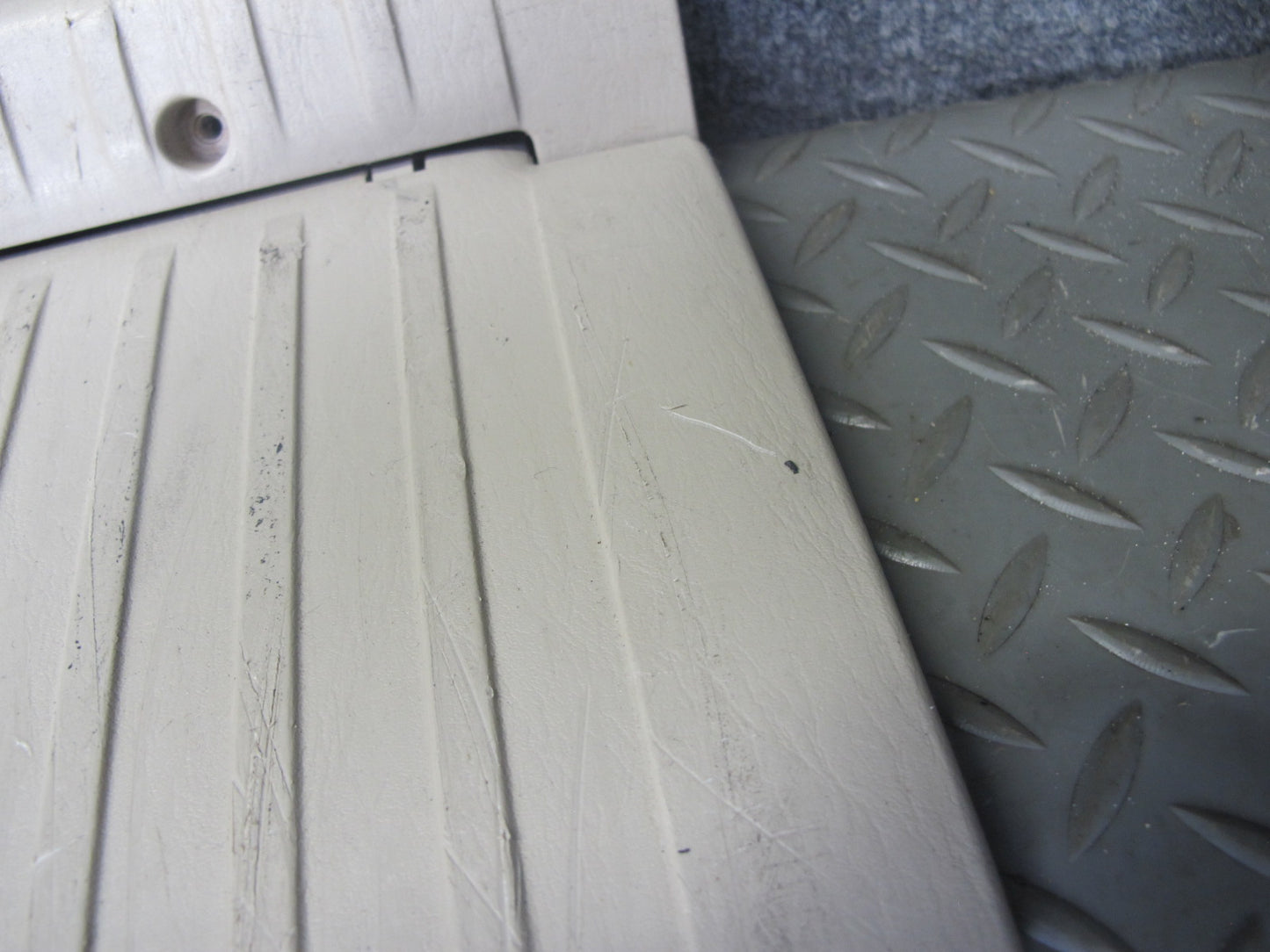 1998-2007 Lexus LX470 J100 Rear Trunk Cargo Floor Scuff Plate Trim Panel Cover