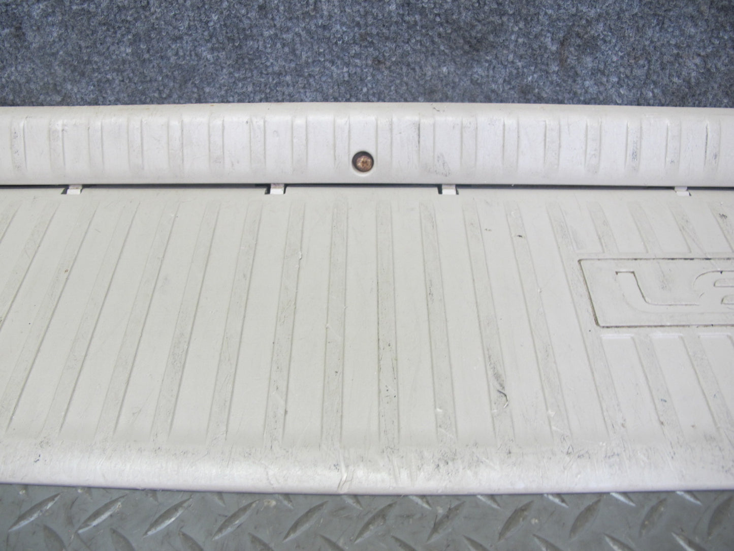 1998-2007 Lexus LX470 J100 Rear Trunk Cargo Floor Scuff Plate Trim Panel Cover