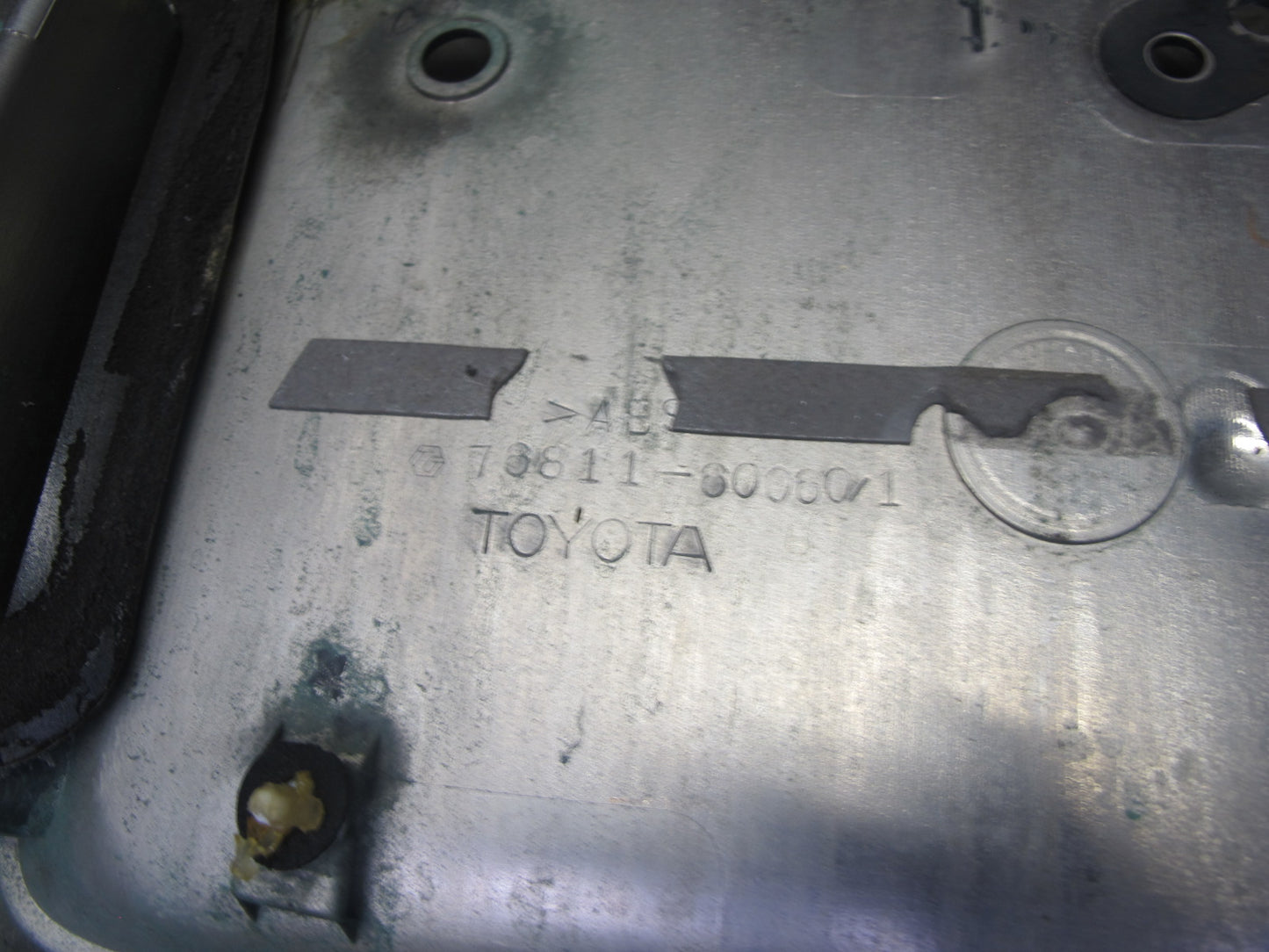2003-2007 Lexus UZJ100L LX470 Rear Trunk Lid License Plate Housing Panel