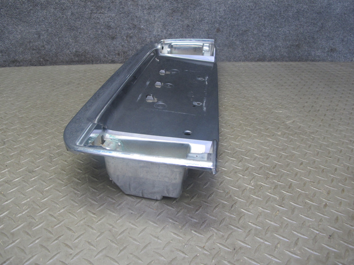 2003-2007 Lexus UZJ100L LX470 Rear Trunk Lid License Plate Housing Panel