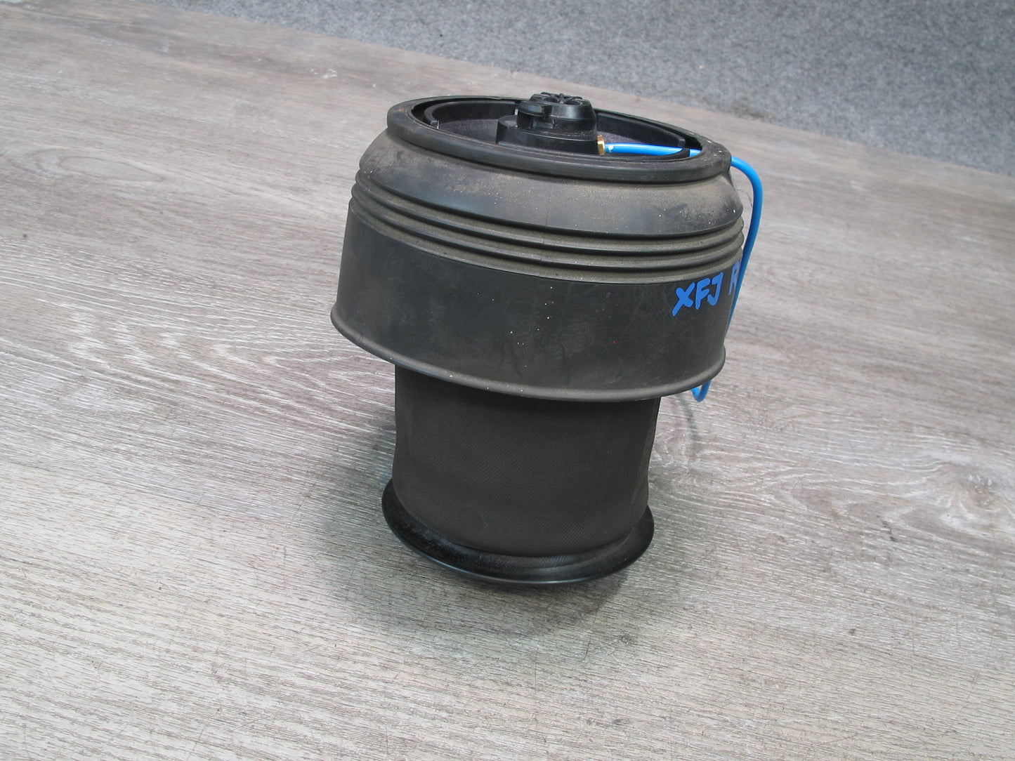 2010-2013 BMW E70 E71 X5M X6M Rear Right Air Spring Shock