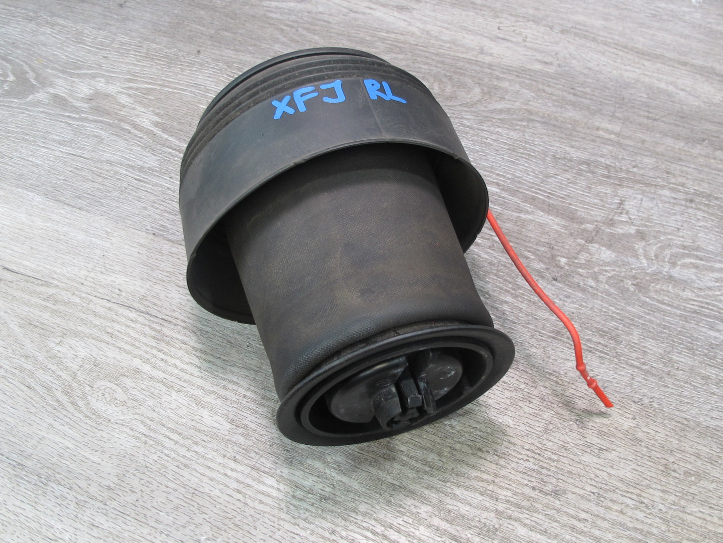 2010-2013 BMW E70 E71 X5M X6M Rear Left Air Spring Shock