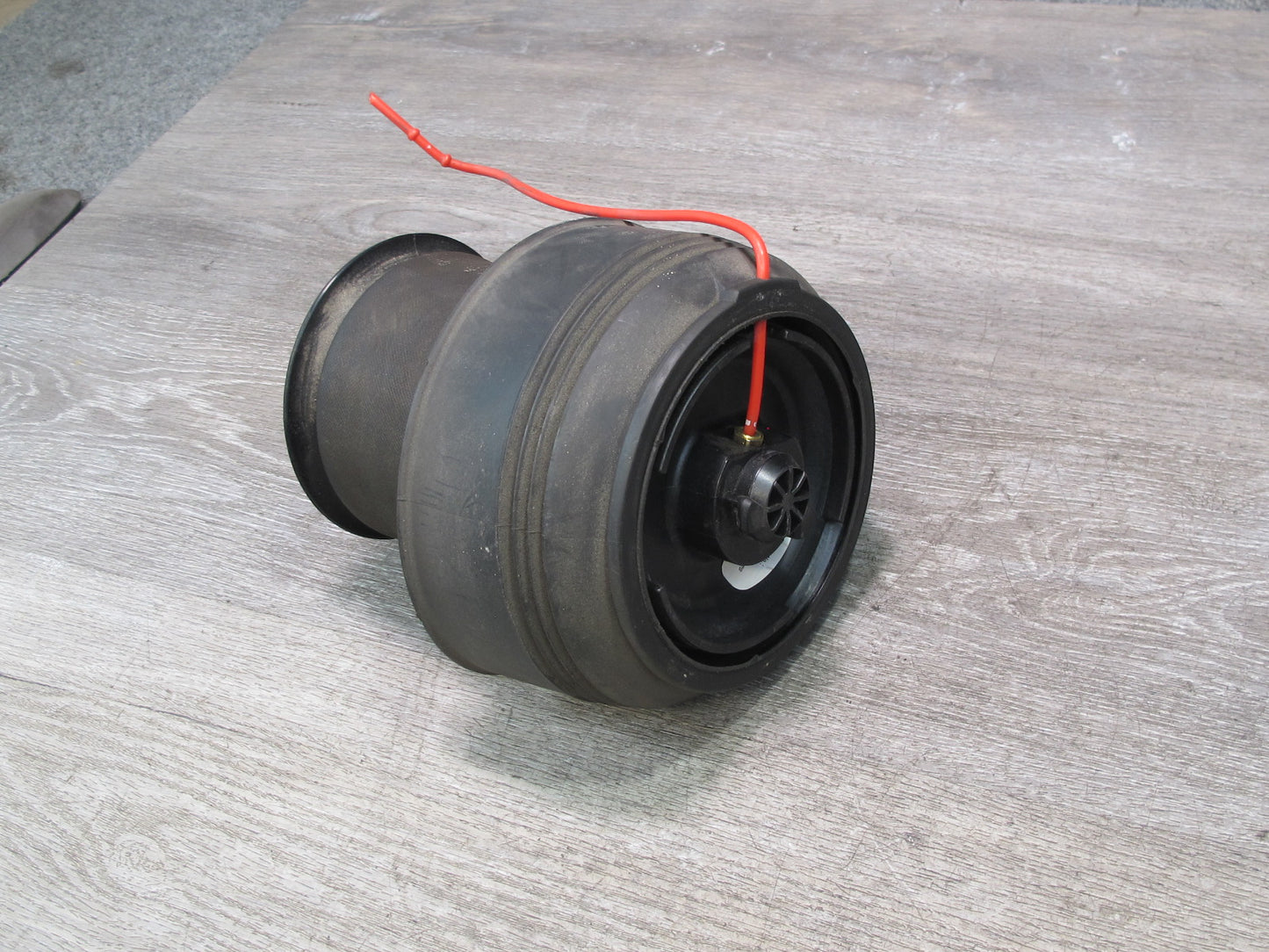 2010-2013 BMW E70 E71 X5M X6M Rear Left Air Spring Shock