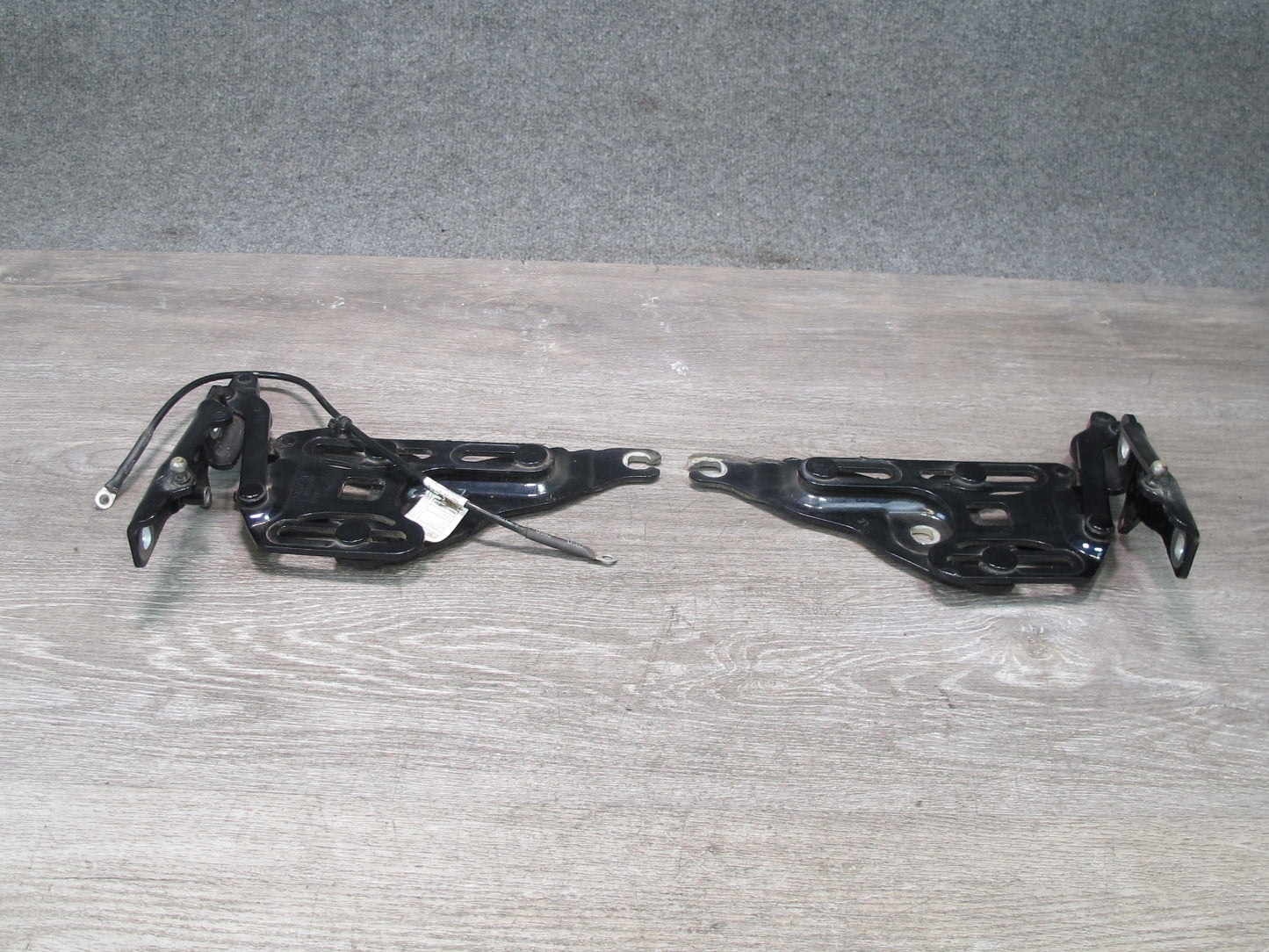 2007-2013 BMW E70 E71 E72 Front Left & Right Hood Hinge Set of 2