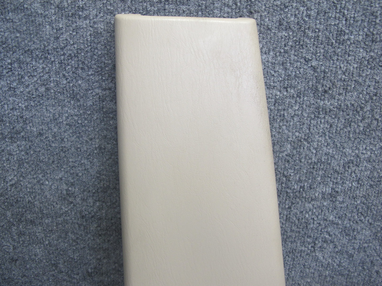2003-2007 Lexus UZJ100L LX470 Center Lower B Pillar Trim Cover Panel Set