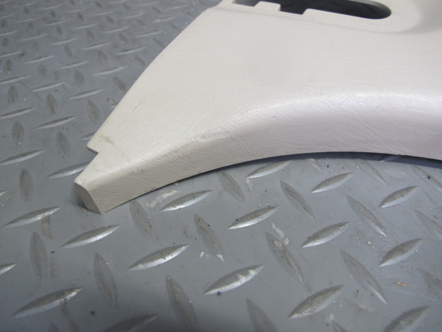 2003-2007 Lexus UZJ100L LX470 Center Lower B Pillar Trim Cover Panel Set